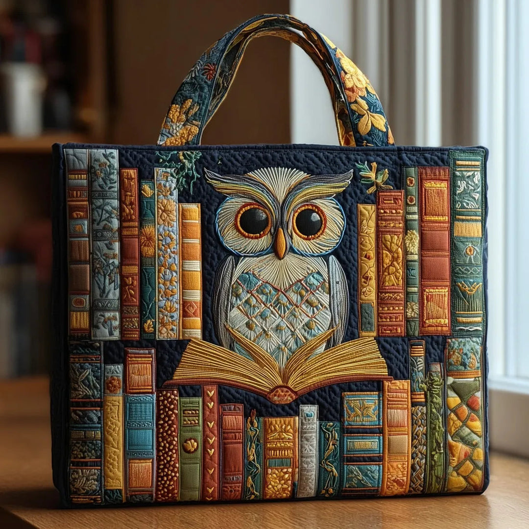 Tyliana - フクロウの刺繍入り「ライブラリー」キルティングトートバッグ