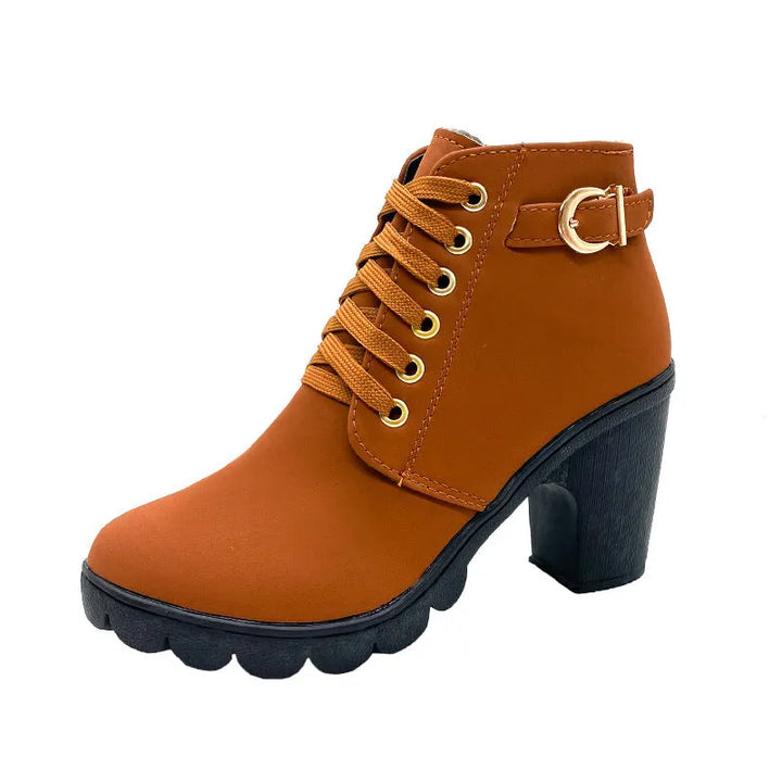 Wiltrud - ブロックヒールのレースアップアンクルブーツ