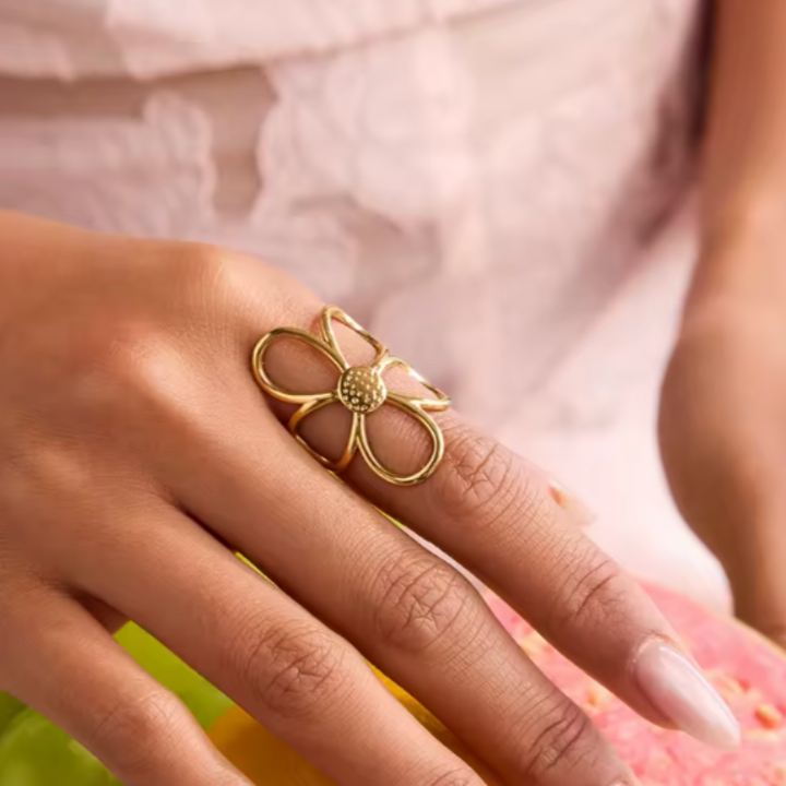 Meloni - サイズ調整可能なデイジーモチーフのリング