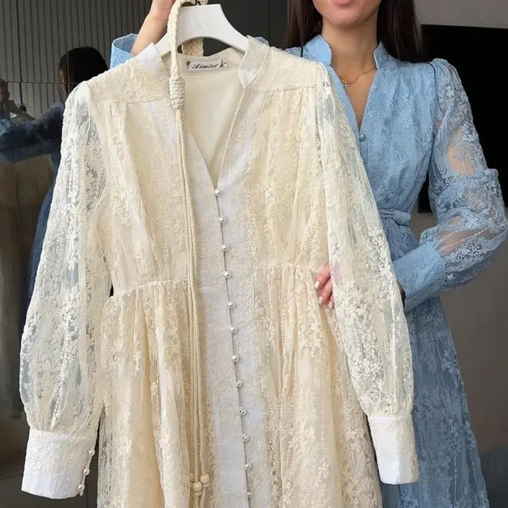 Roslyn - ロングバルーンスリーブの刺繍入りマキシドレス